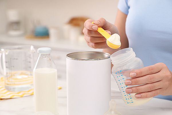 ¿Leches de crecimiento, batidos hipercalóricos o investigar la causa? Una reflexión sobre el crecimiento infantil