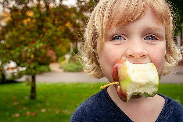 Mordida cruzada anterior en niños: ¿expansión y máscara facial o rehabilitación neuro-oclusal? Dos formas muy diferentes de entender el crecimiento facial