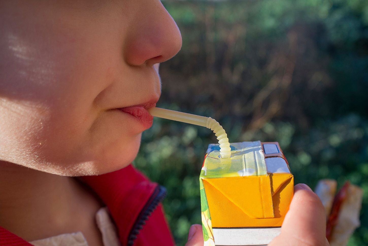 Zumos, yogures de beber y bolsas de fruta: cuando el marketing infantil no siempre juega a favor de los dientes